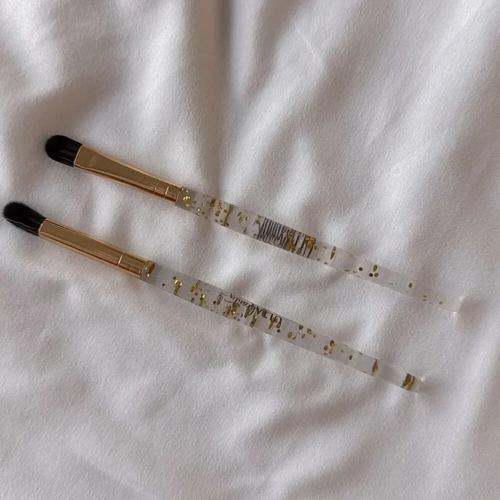 Ulta beauty travel size of brushes all over and blending brush